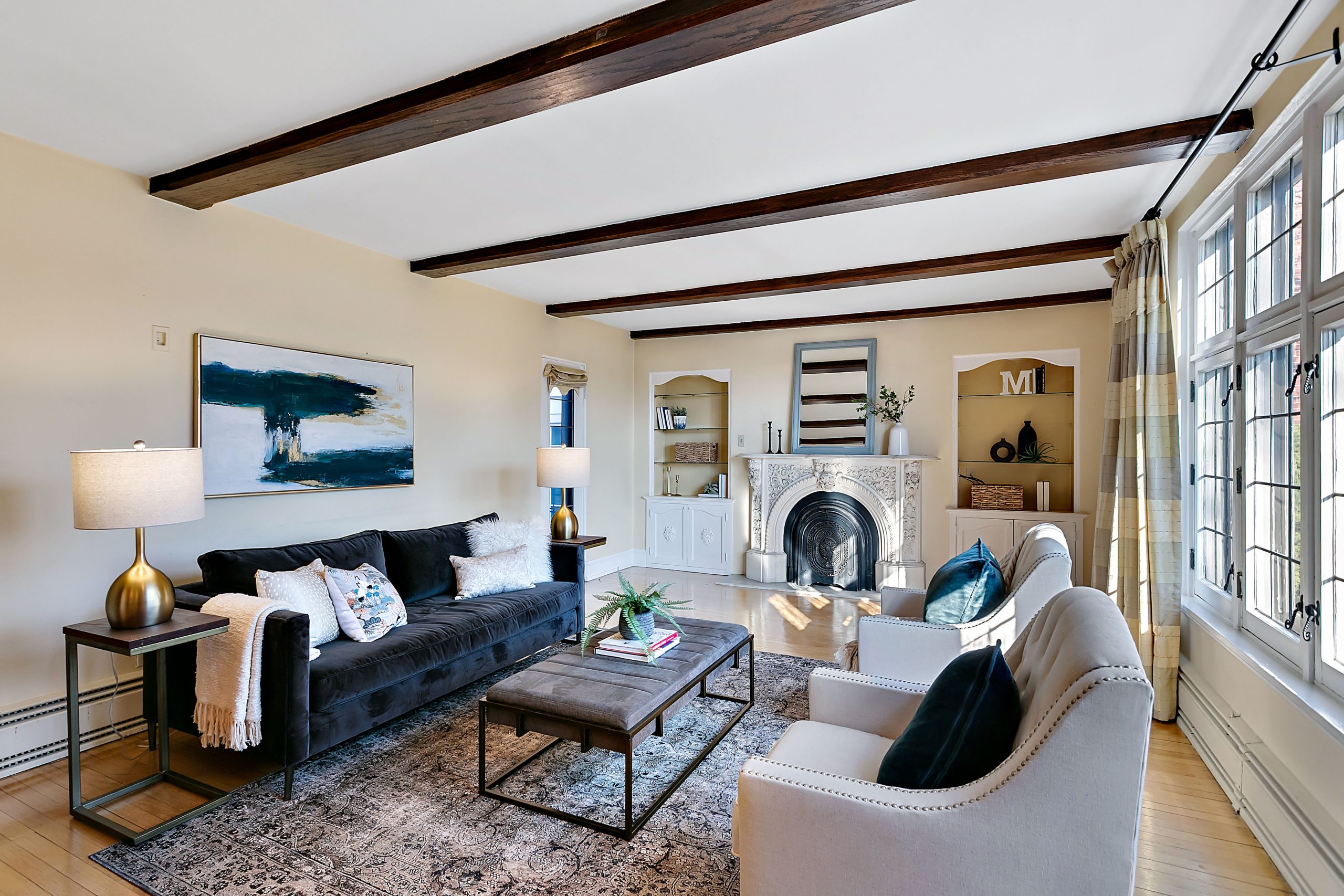 Lake Dr interior
